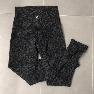 Lululemon Align High-Rise Pant
Hideaway Camo Deep Coal Multi